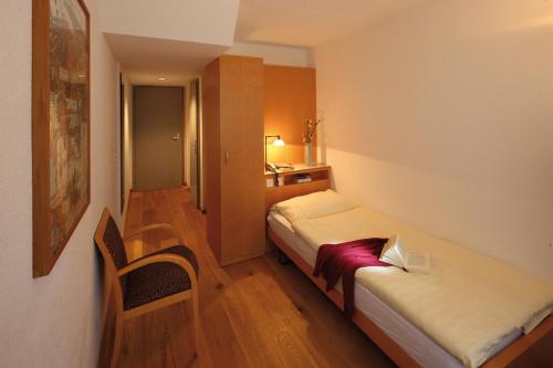 1 twin bed