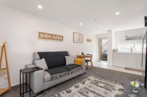 Location Plus Free Off St Park Handy Hospital - image 2
