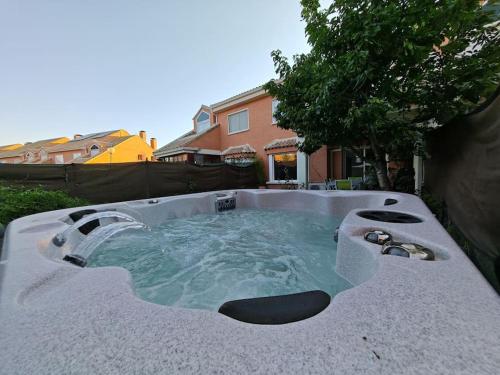 Karstais baseins, Marel Valladolid in Boesillo