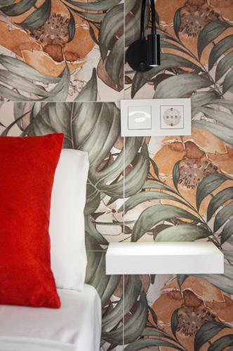 One-Bedroom Apartment image 7