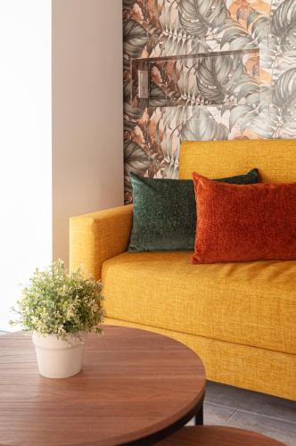 One-Bedroom Apartment image 1