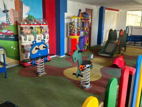 兒童遊樂場, Rey Don Sancho in 薩莫拉市中心