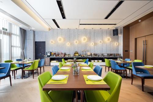 Hampton By Hilton Shenzhen Futian Mangrove Park Apartments near Yuen Long MTR Station