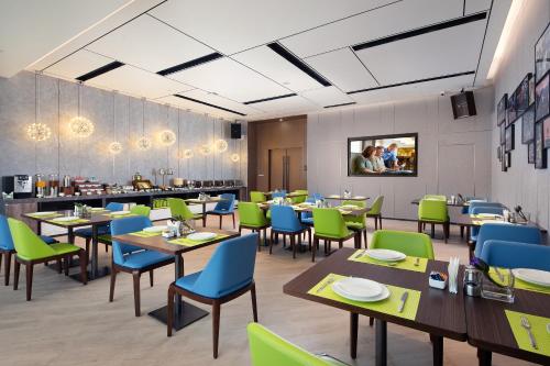 Hampton By Hilton Shenzhen Futian Mangrove Park Apartments near Yuen Long MTR Station