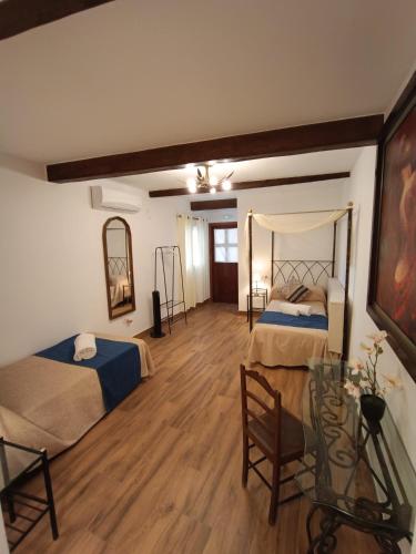 2 twin beds