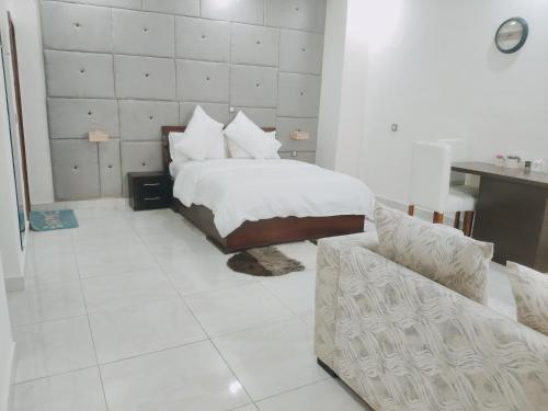 One-Bedroom Apartment image 10