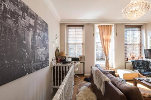 Stylish 1-bed with a Roof Terrace - image 6