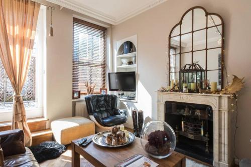 Stylish 1-bed with a Roof Terrace - image 10