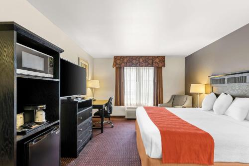 Best Western Legacy Inn & Suites Beloit/South Beloit - image 2
