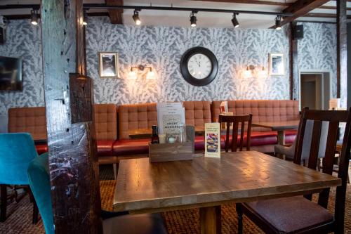 Facilities, The White Hart by Innkeeper's Collection in Hart