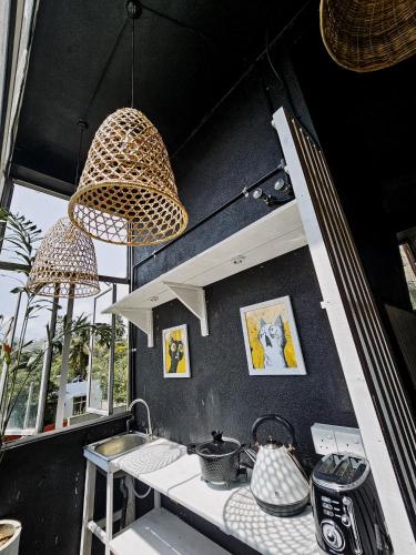 주방, Sugar Hostel Weligama- Co-Living & Co-Working in 웰리가마