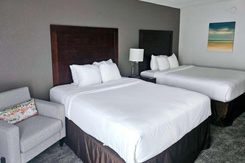 Queen Room with Two Queen Beds - Pet Friendly