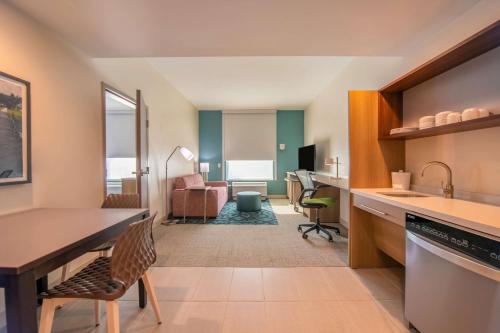 Home2 Suites By Hilton Kingsland - image 5