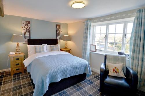 The Fairfax Arms - image 2