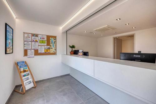 KOSY APPART'HÔTELS - Résidence du Lac (KOSY APPART'HOTELS - Residence du Lac) in Aix-les-Bains-Gresy