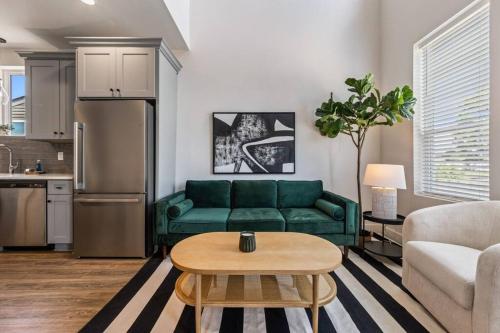Gumbo House-Prime Location-King Bed-Fast WiFi in Pilette, USA