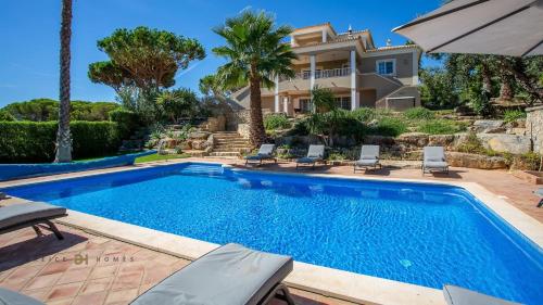 Palvelut, Luxuosa moradia V5 em Quarteira - Greice Homes in Vila Sol