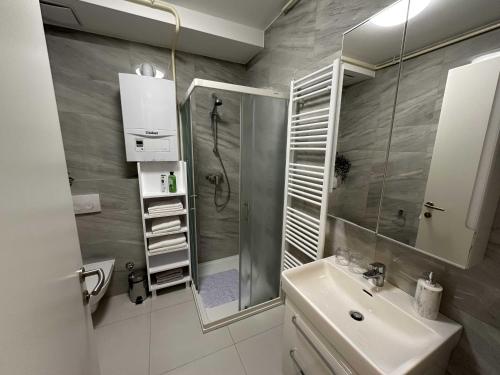 Thyke Apartment