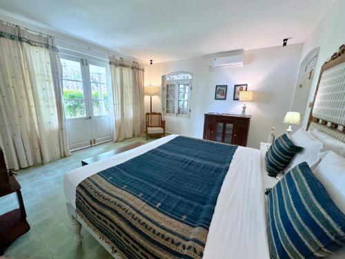 Standard Double Room image 10