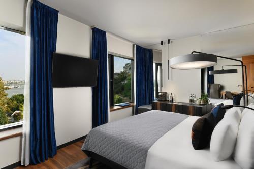 room detail thumbnail 0