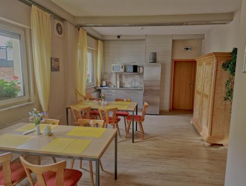 Kitchen, Pension und Ferienwohnungen Bachmann in Wolfersheim