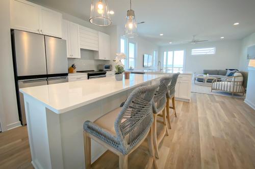 The Place to Be by Sea Scape Properties - image 4