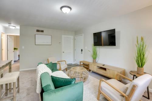 Updated Rental about 14 Mi to Talladega Superspeedway! in Talladega, USA