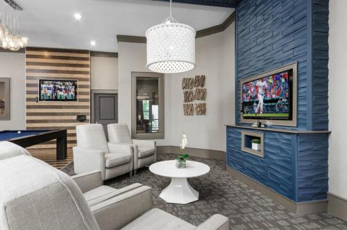 Landing at The Avenues at Carrollton - 1 Bedroom in Northeast Carrollton in Plano (TX)