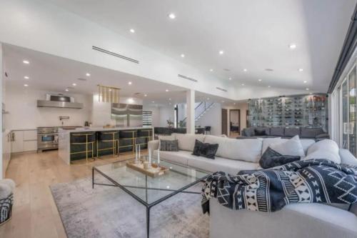 ৎ୭Gunther Luxurious Abodeৎ୭ Pool, New, Lux & more in Los Angeles, USA
