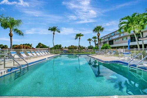 Mahi Manor - by Cheerful Rentals in Bradenton, USA
