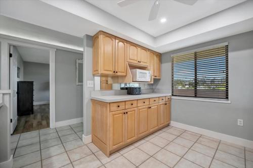 Mahi Manor - by Cheerful Rentals in Bradenton, USA