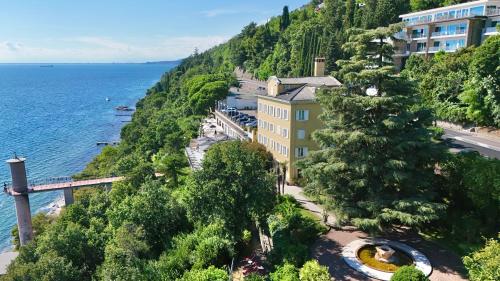 Hotel Riviera & Maximilian's, Trieste