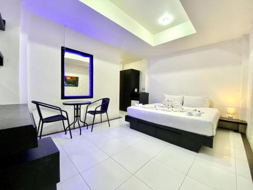 room detail thumbnail 0