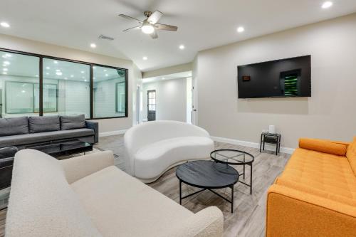 Group Getaway in Jupiter Indoor Pool and Backyard in Jupiter, USA