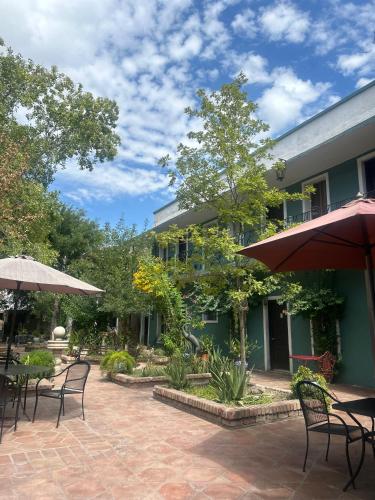 ทัศนียภาพภายนอกโรงแรม, Hotel Olimpia Centro Historico in มอนโคลว่า