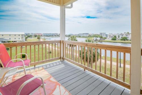 Pelican Pleasure by Sea Scape Properties
