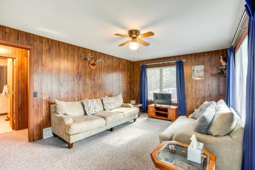 Cabin in Boulder Junction with Fire Pit and Deck! in Boulder Junction, USA