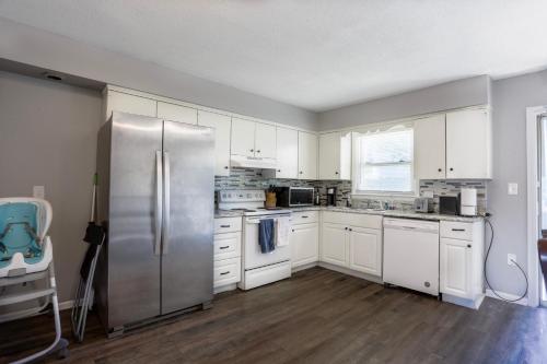 Family Friendly Overland Park home in Overland Park, USA