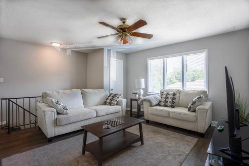 Family Friendly Overland Park home in Overland Park, USA