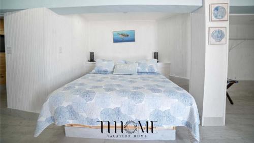 Beach View Room Barnacle bed and breakfast Deers Front Beach Suite in Big Pine Key, USA