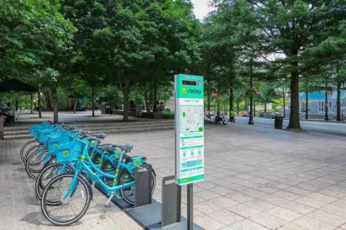 Unparalleled Convenience, City View, Food Scene in Atlanta, USA