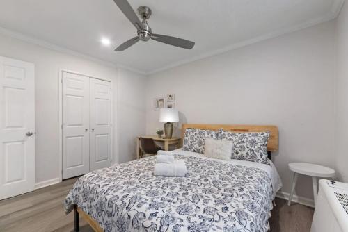 2 BR, Prime Location and City Views, Private Porch in Atlanta, USA