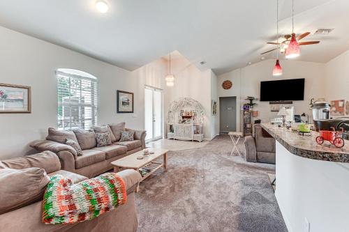 Fire Table & Home Gym: Secluded Naples Home in Orangetree (FL)