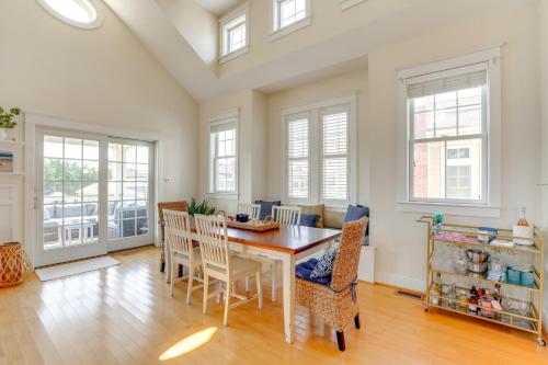 Spacious Avalon Beach House - 2 Blocks to Water! in Avalon, USA