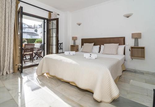 Stunning 2 bedroom Residence in Aldea Blanca - image 2