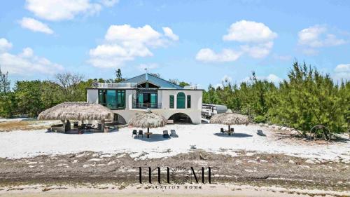 Ocean Depth Room Barnacle bed and breakfast Deers Suite in Big Pine Key, USA