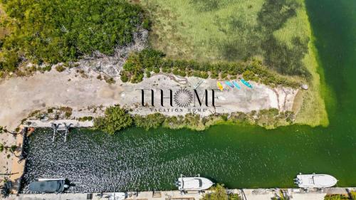 Ocean Depth Room Barnacle bed and breakfast Deers Suite in Big Pine Key, USA