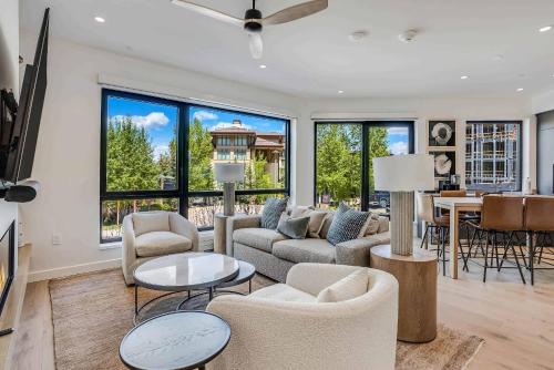 Two-Bedroom Apartment with Mountain View image 10