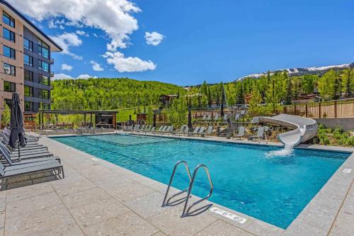 Two-Bedroom Apartment with Mountain View image 7