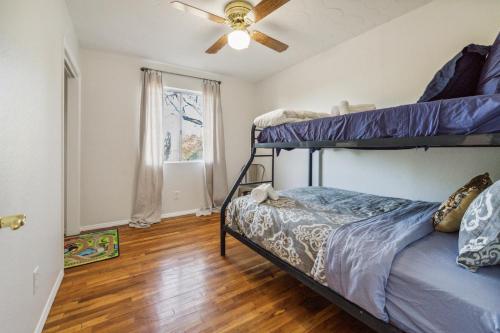 Lazy H Bar Desert Outpost Ranch House with Pool and Hot Tub